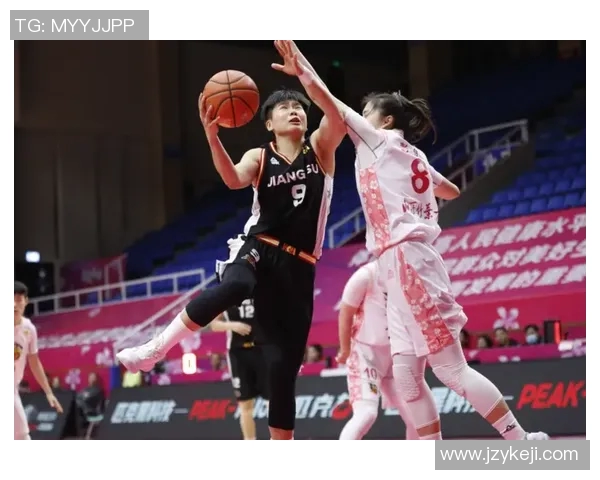 南京羽毛球队在邀请赛中以69分稳居积分榜首位展现强劲实力 南京羽毛球队在邀请赛中以69分稳居积分榜首位展现强劲实力