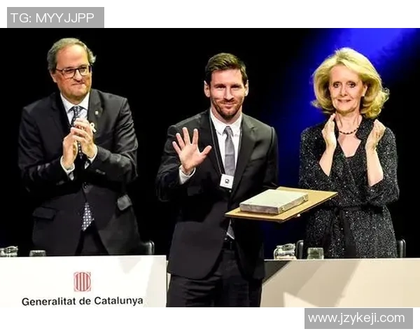 足球巨星荣耀时刻回顾及其获奖成就的精彩介绍